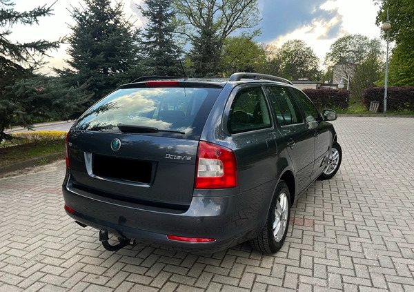 Skoda Octavia cena 18777 przebieg: 251214, rok produkcji 2010 z Kielce małe 172